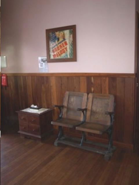 Pemberton Old Picture Theatre Holiday Apartments - Queensland Tourism 39