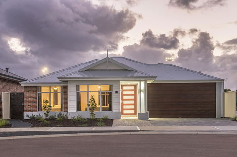 15 Cabot Close - Queensland Tourism 0