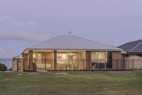 15 Cabot Close - Queensland Tourism 23