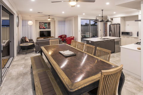 15 Cabot Close - Queensland Tourism 15