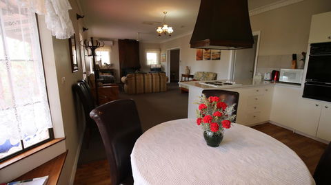 Daisy Cottage - QLD Tourism 20