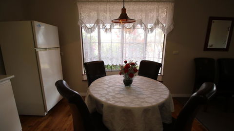 Daisy Cottage - QLD Tourism 11