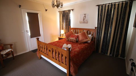 Daisy Cottage - QLD Tourism 1