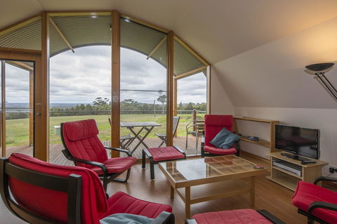 Tennessee Hill Chalets - QLD Tourism 24