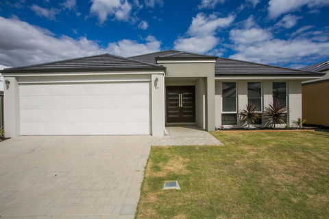 Indian Ocean Retreat - Queensland Tourism 4
