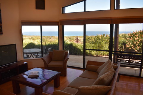 Redgate Beach Escape - QLD Tourism 1