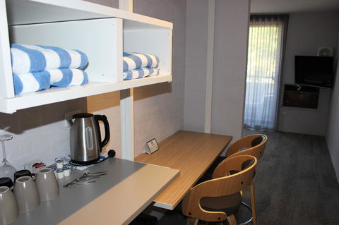 Atrium Hotel Mandurah - QLD Tourism 11