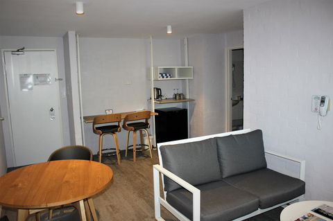 Atrium Hotel Mandurah - QLD Tourism 12