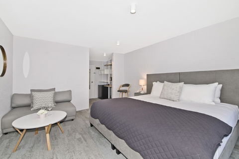 Atrium Hotel Mandurah - QLD Tourism 16