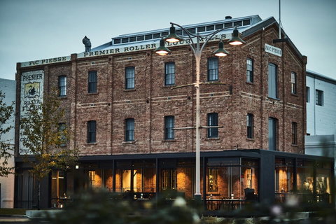 The Premier Mill Hotel - QLD Tourism 15