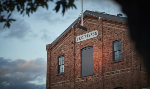 The Premier Mill Hotel - QLD Tourism 12