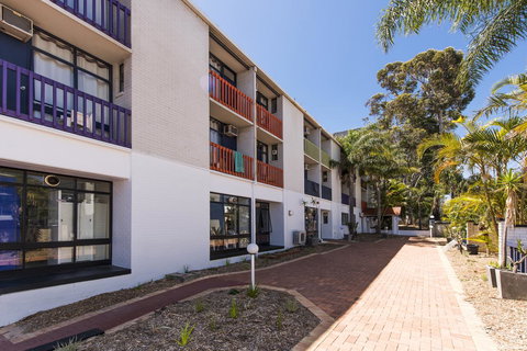 Billabong Backpackers Resort - Queensland Tourism 32