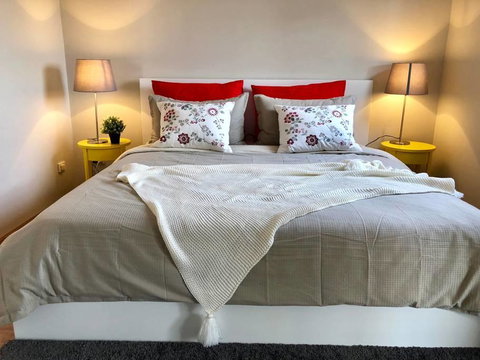 Highgate Modern Home (4 Mins To Perth City) - QLD Tourism 6