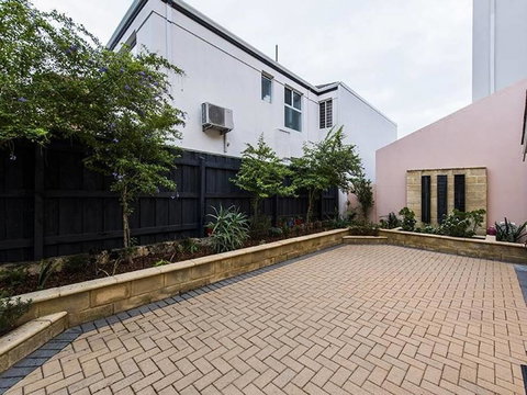 Highgate Modern Home (4 Mins To Perth City) - QLD Tourism 20