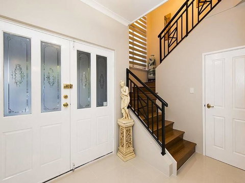 Highgate Modern Home (4 Mins To Perth City) - QLD Tourism 21