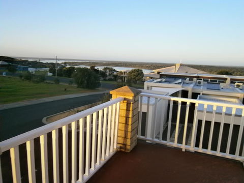 Baywatch Retreat Augusta - Queensland Tourism 31