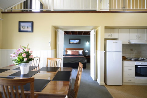 The Jetty Resort - QLD Tourism 4