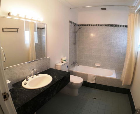 Criterion Hotel Perth - QLD Tourism 27