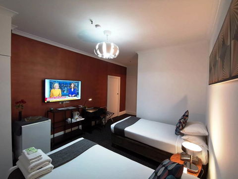 Criterion Hotel Perth - QLD Tourism 13