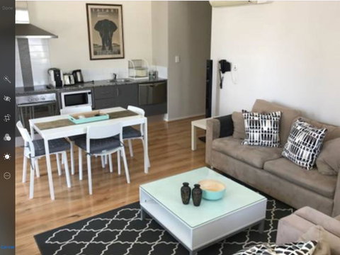 Charming Inner City Apartment - QLD Tourism 8