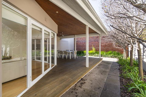 Inner Western Suburbs Retreat - Queensland Tourism 12