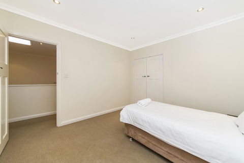 Inner Western Suburbs Retreat - Queensland Tourism 29