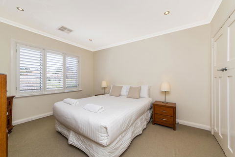 Inner Western Suburbs Retreat - Queensland Tourism 34
