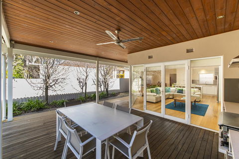 Inner Western Suburbs Retreat - Queensland Tourism 14