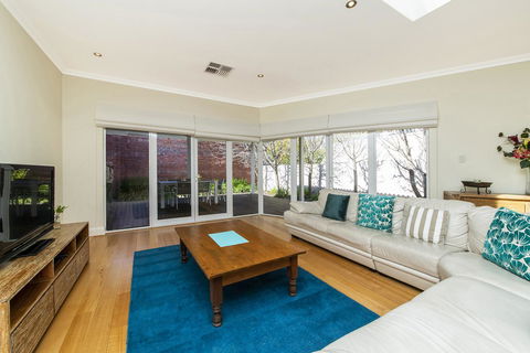 Inner Western Suburbs Retreat - Queensland Tourism 6
