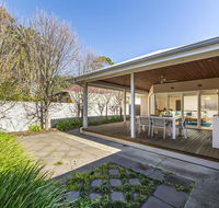 Inner Western Suburbs Retreat - Queensland Tourism