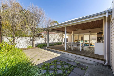 Inner Western Suburbs Retreat - Queensland Tourism 0
