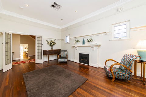 Inner Western Suburbs Retreat - Queensland Tourism 22