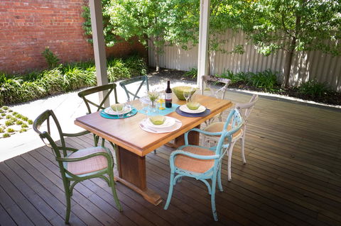 Inner Western Suburbs Retreat - Queensland Tourism 4