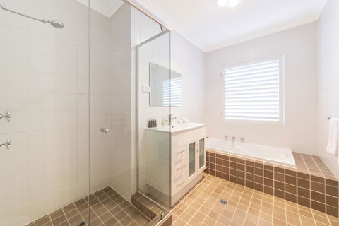Inner Western Suburbs Retreat - Queensland Tourism 30