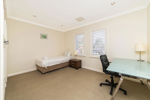 Inner Western Suburbs Retreat - Queensland Tourism 31
