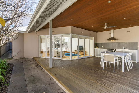 Inner Western Suburbs Retreat - Queensland Tourism 15