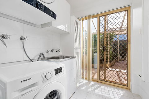 Applecross Village Residence - QLD Tourism 24