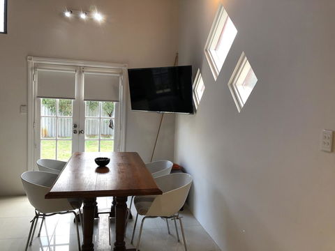 Beach Studio - Queensland Tourism 5