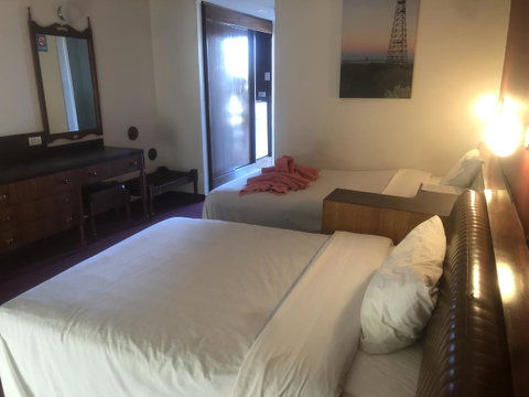 Kambalda Hotel - QLD Tourism 17