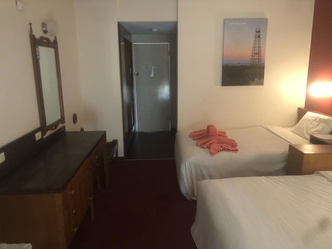 Kambalda Hotel - QLD Tourism 44