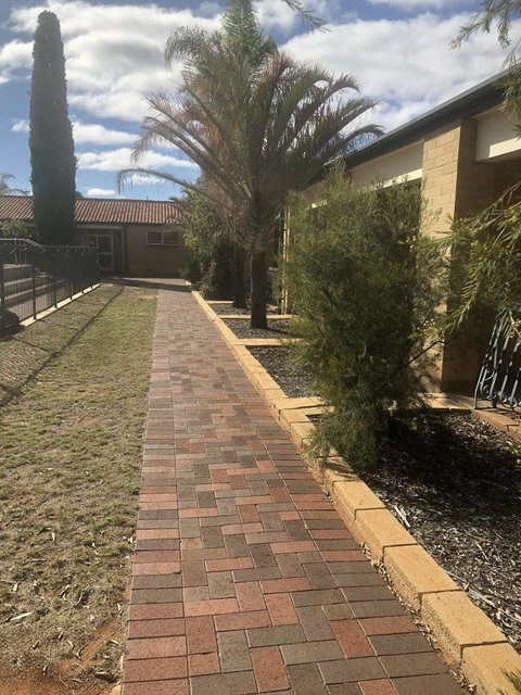 Kambalda Hotel - QLD Tourism 40