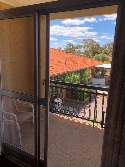 Kambalda Hotel - QLD Tourism 15
