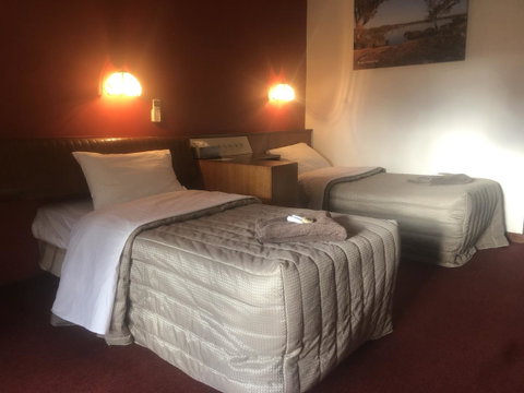 Kambalda Hotel - QLD Tourism 36
