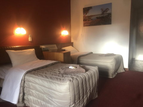 Kambalda Hotel - QLD Tourism 35