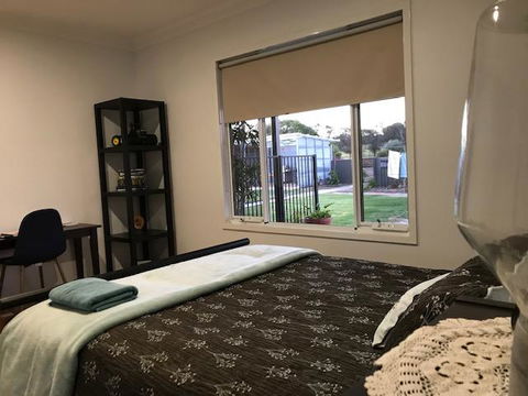 The Mains Guest House 2 Bedroom Farm Stay - QLD Tourism 3