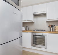 Gorgeous 26 1 bed designer fitout perfect location - Queensland Tourism