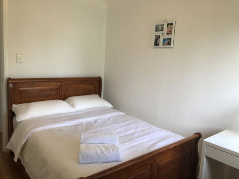 Charming Quiet Lodge-2 Minutes Walk To Shopping Complex - Queensland Tourism 19