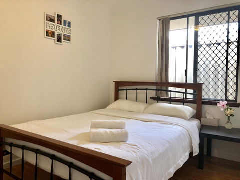 Charming Quiet Lodge-2 Minutes Walk To Shopping Complex - Queensland Tourism 16