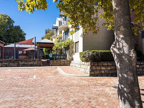 Subiaco Village 28 - Queensland Tourism 20