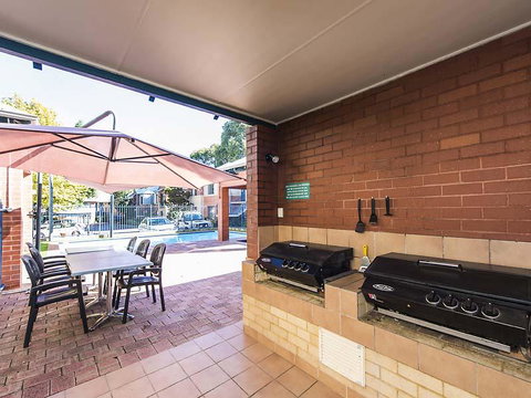 Subiaco Village 28 - Queensland Tourism 23